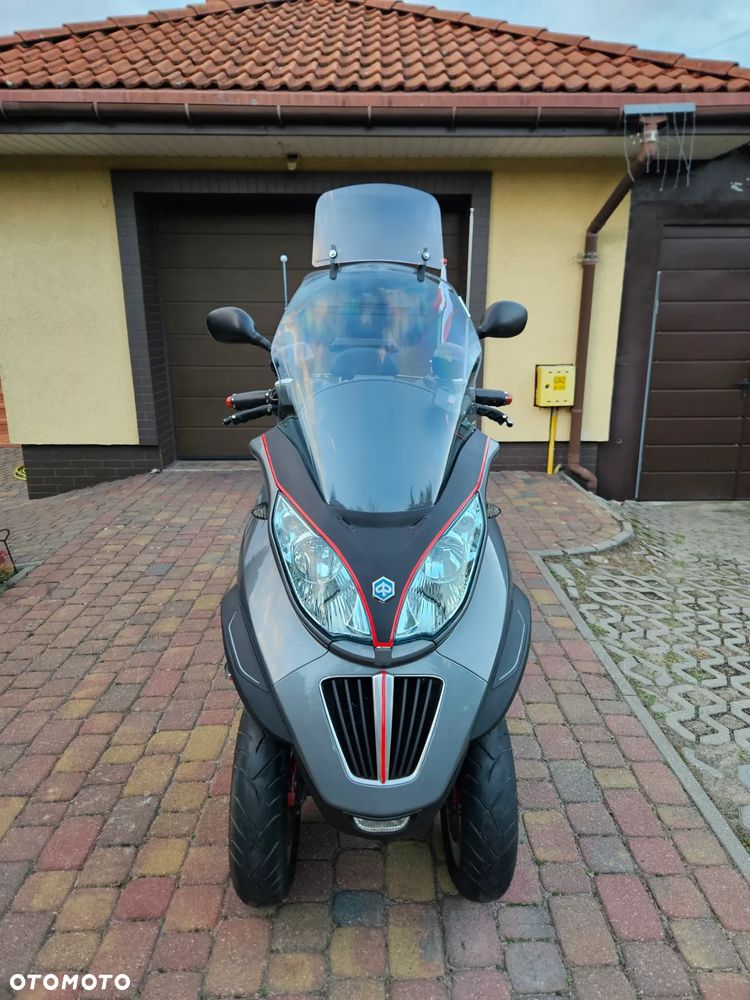 Piaggio MP-3 - 4