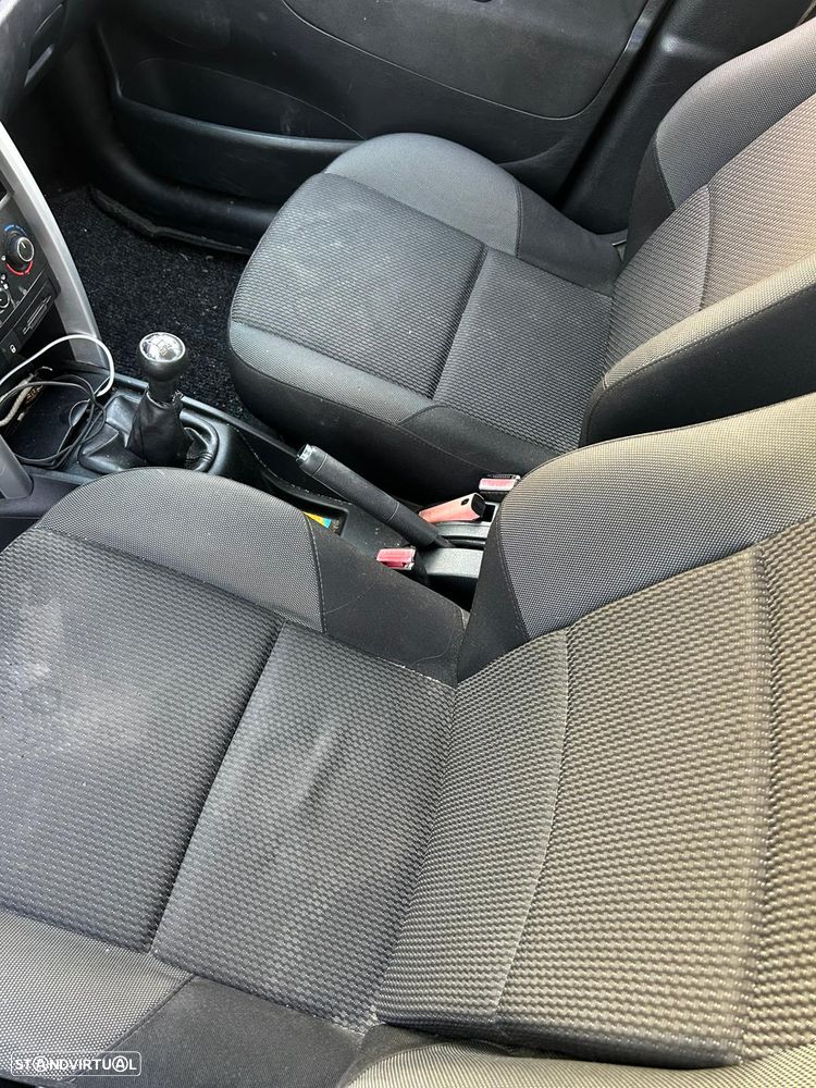 Peugeot 207 1.4 HDi Urban - 13