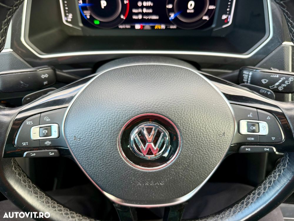 Volkswagen Tiguan - 11