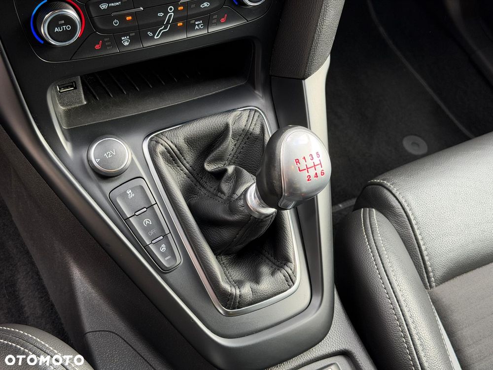Ford Focus 2.0 EcoBoost ST - 26
