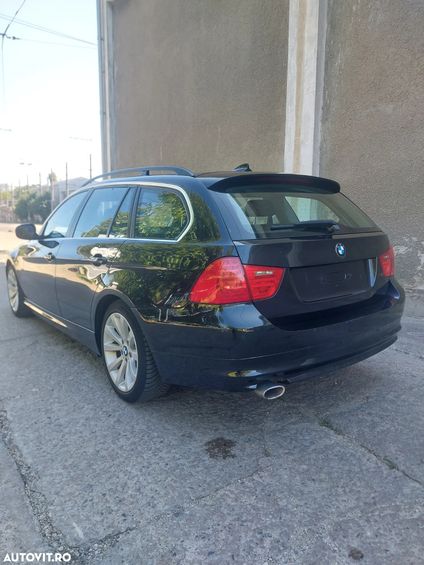 BMW Seria 3 318d DPF Touring Aut. - 3