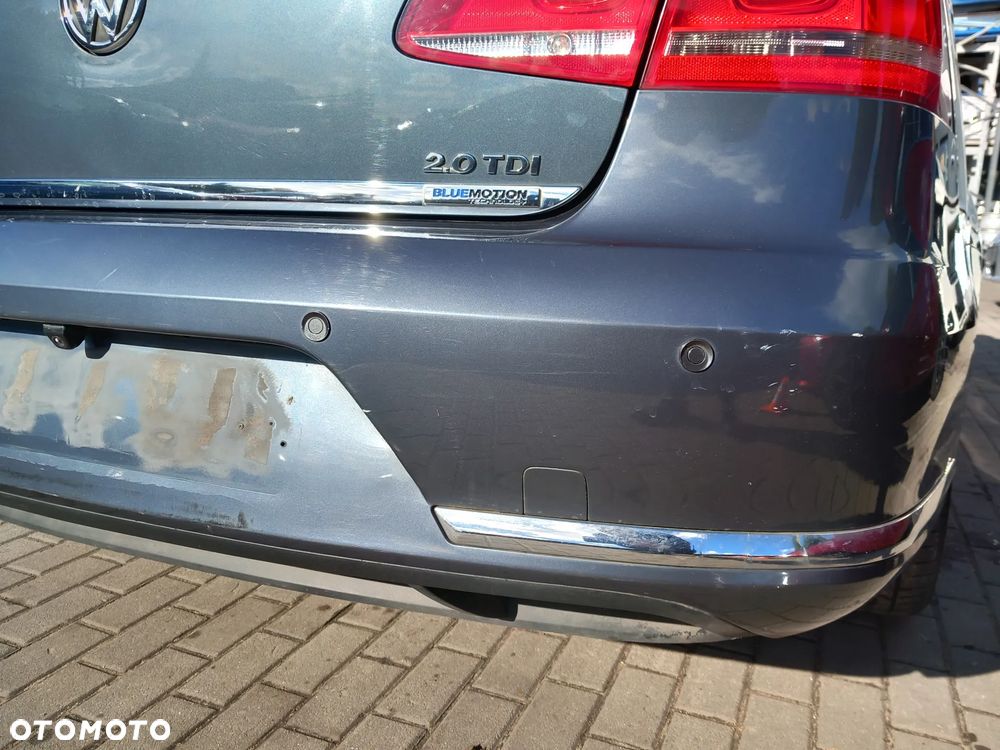 VW PASSAT B7 ZDERZAK TYLNY TYŁ SEDAN PARKTORNIC KOLOR: LK7X - 7