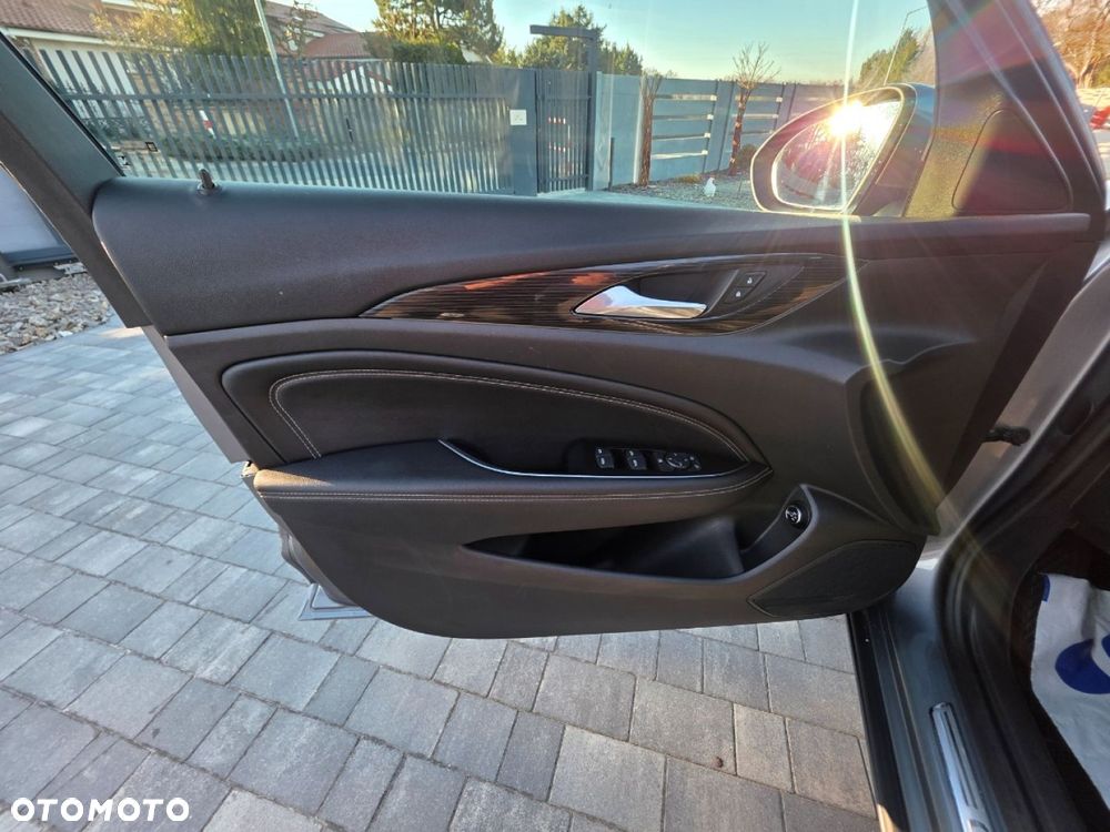 Opel Insignia - 17