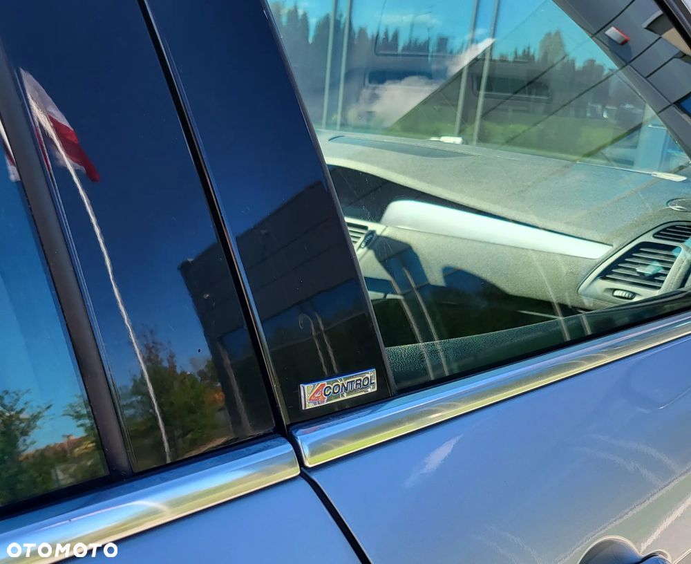 Renault Laguna 2.0 dCi FAP Initiale - 19