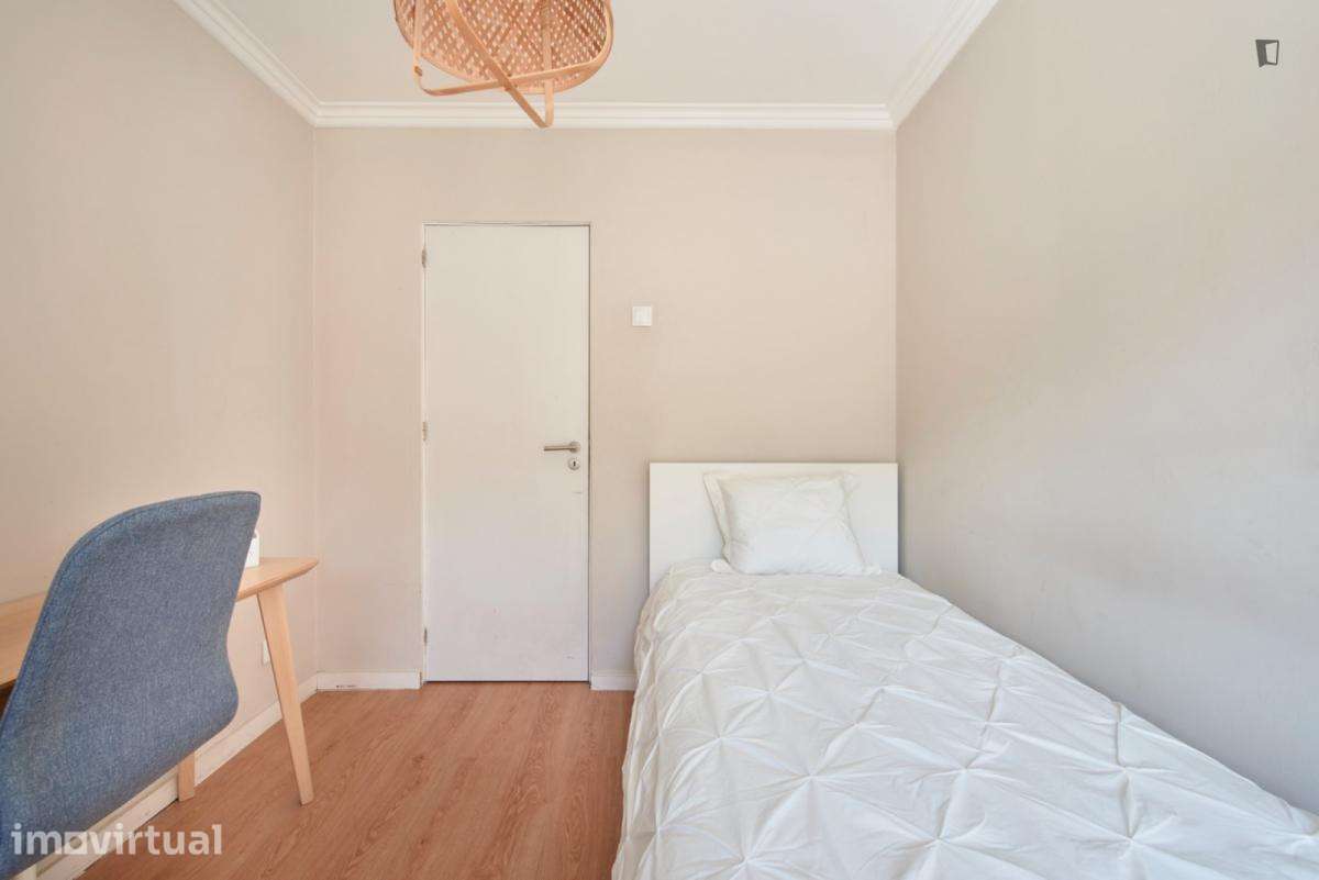 Quarto - localizado em Arroios Lisbon - Grande imagem: 5/12