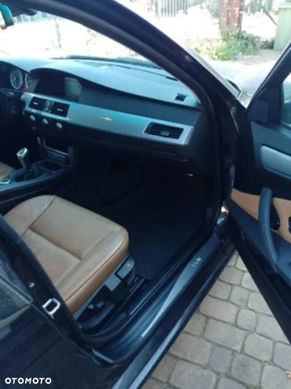 BMW Seria 5 523i - 5