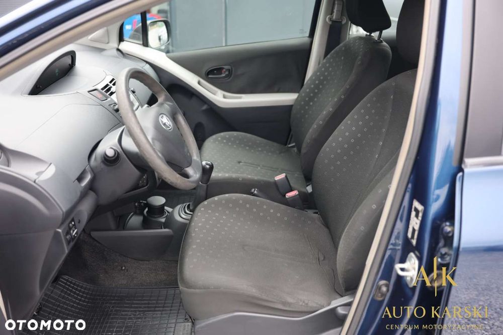Toyota Yaris - 7
