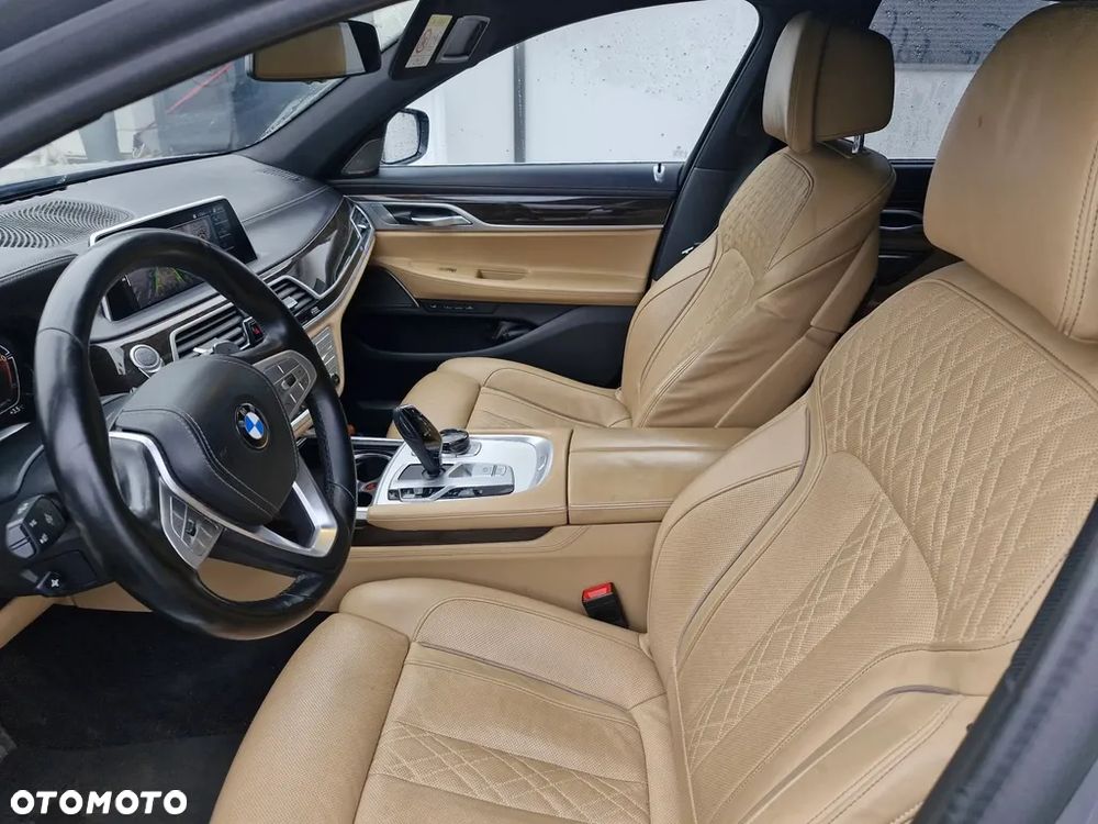 BMW Seria 7 740d xDrive sport - 11