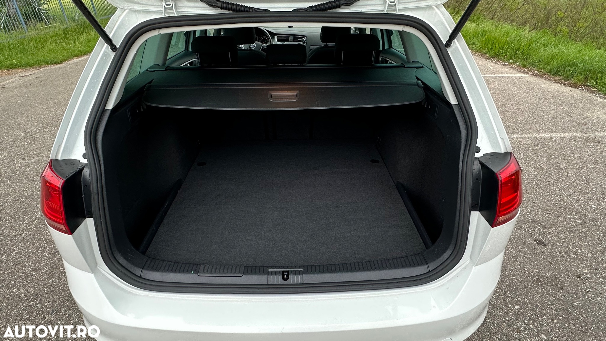 Volkswagen Golf 1.4 TSI BlueMotion Technology DSG Highline - 23