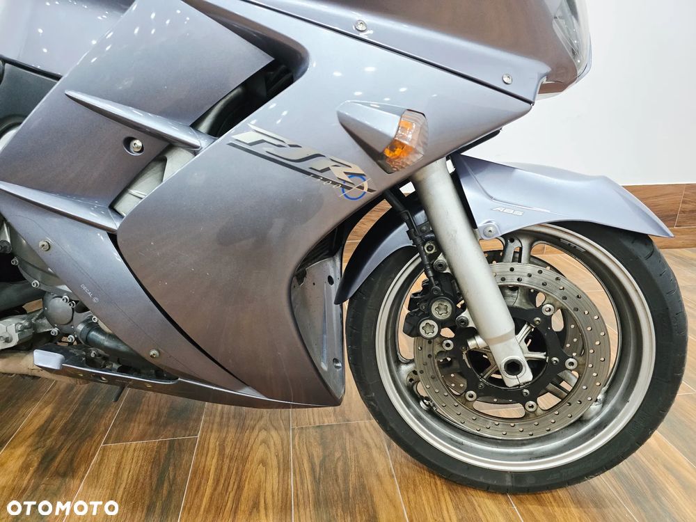 Yamaha FJR - 8