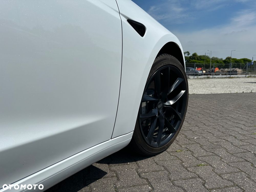 Tesla Model 3 - 13