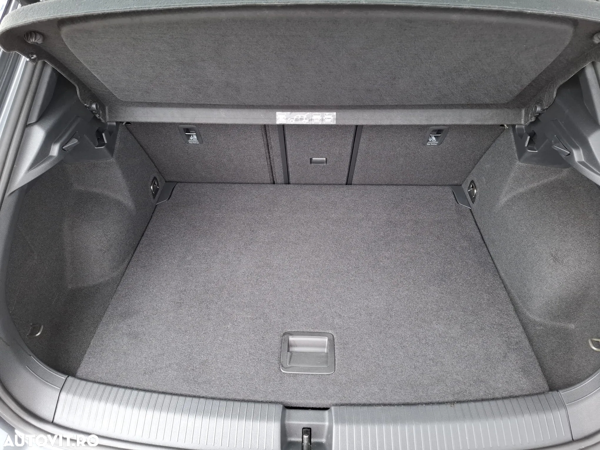 Volkswagen T-ROC 1.5 TSI DSG Sport - 14