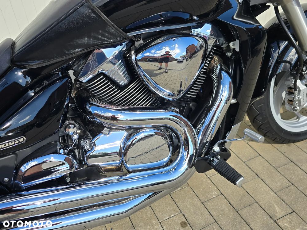 Suzuki Boulevard - 4