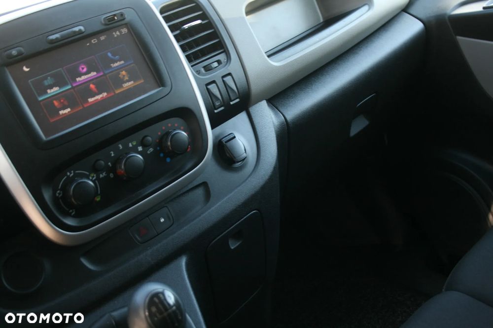 Renault TRAFIC - 12