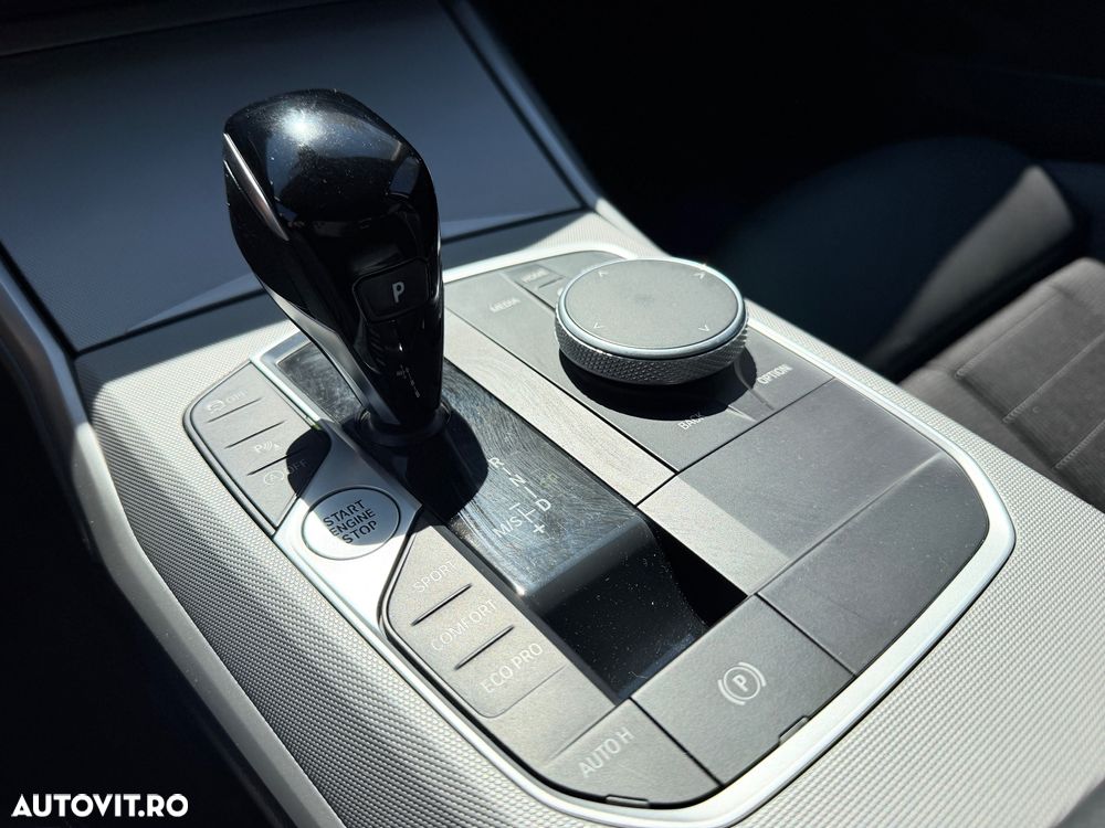 BMW Seria 3 320i AT - 16