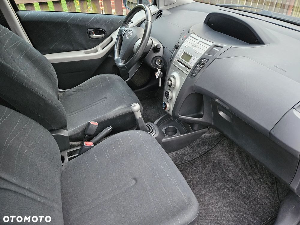 Toyota Yaris 1.3 VVT-i Cool - 5