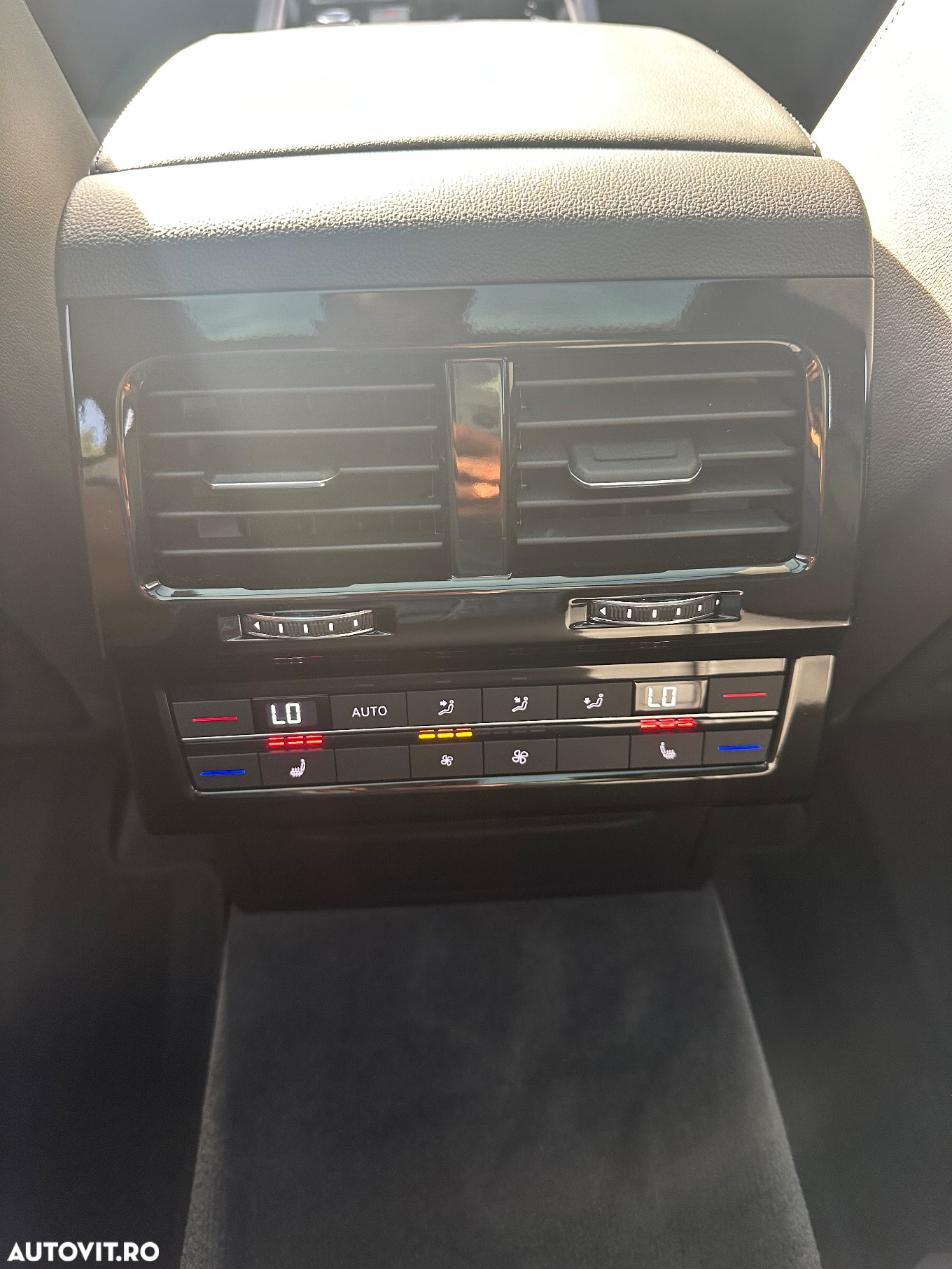Volkswagen Touareg 3.0 V6 e-Hybrid 4Motion Aut. Elegance - 25