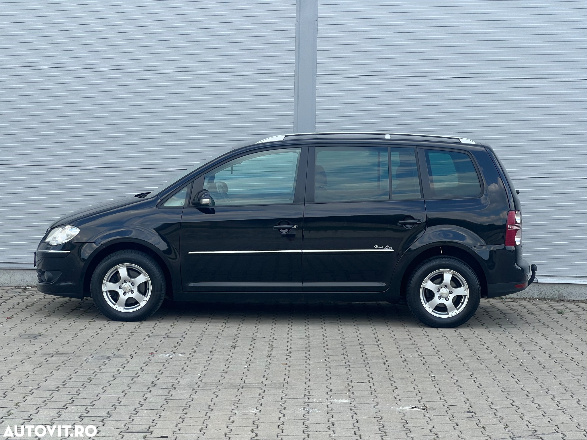Volkswagen Touran 2.0 TDI Comfortline - 7