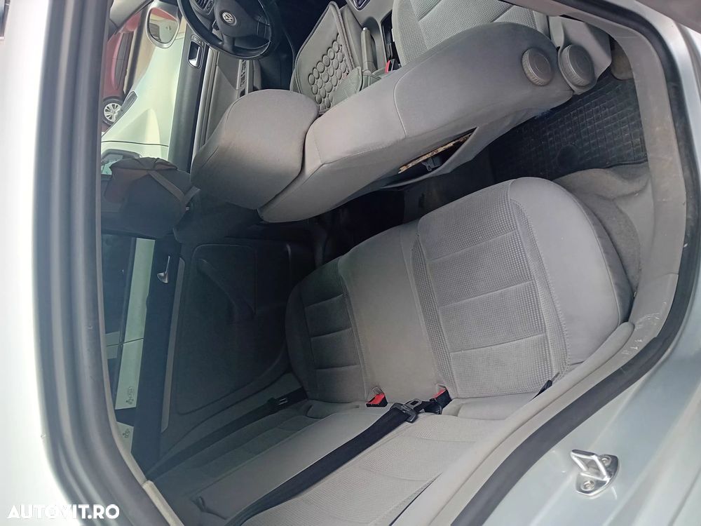 Volkswagen Jetta 2.0 TDI Comfortline - 9