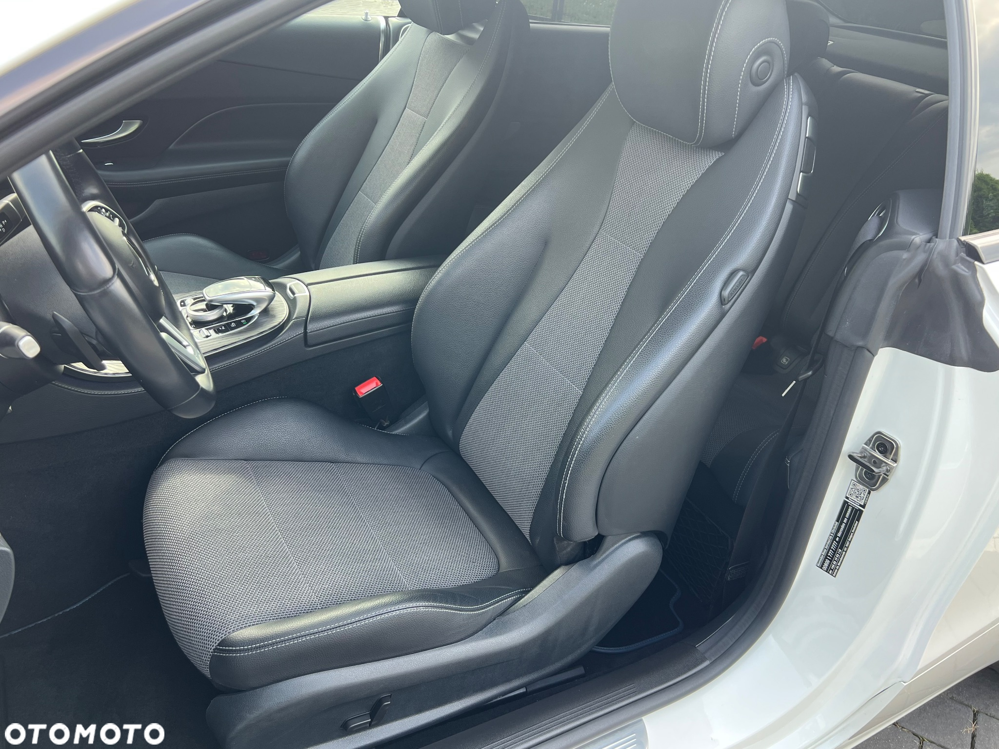 Mercedes-Benz Klasa E 220 d Coupe 9G-TRONIC - 22
