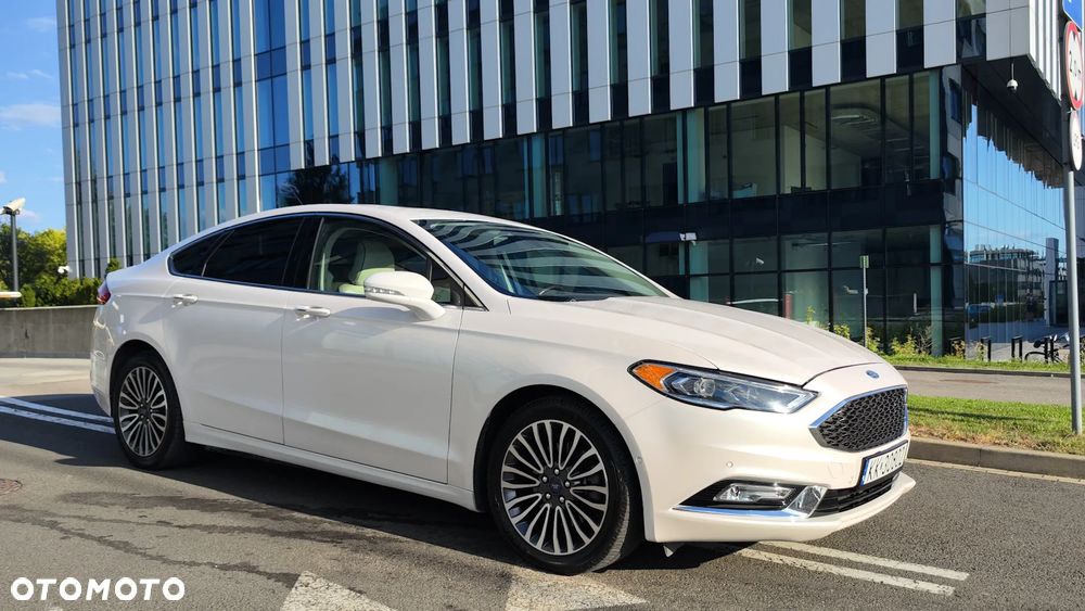 Ford Mondeo 2.0 Hybrid Titanium - 1