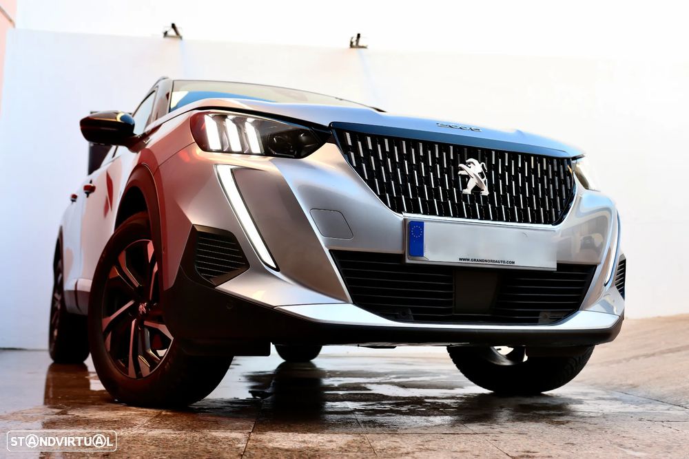 Peugeot 2008 PureTech 130 EAT8 GT - 3