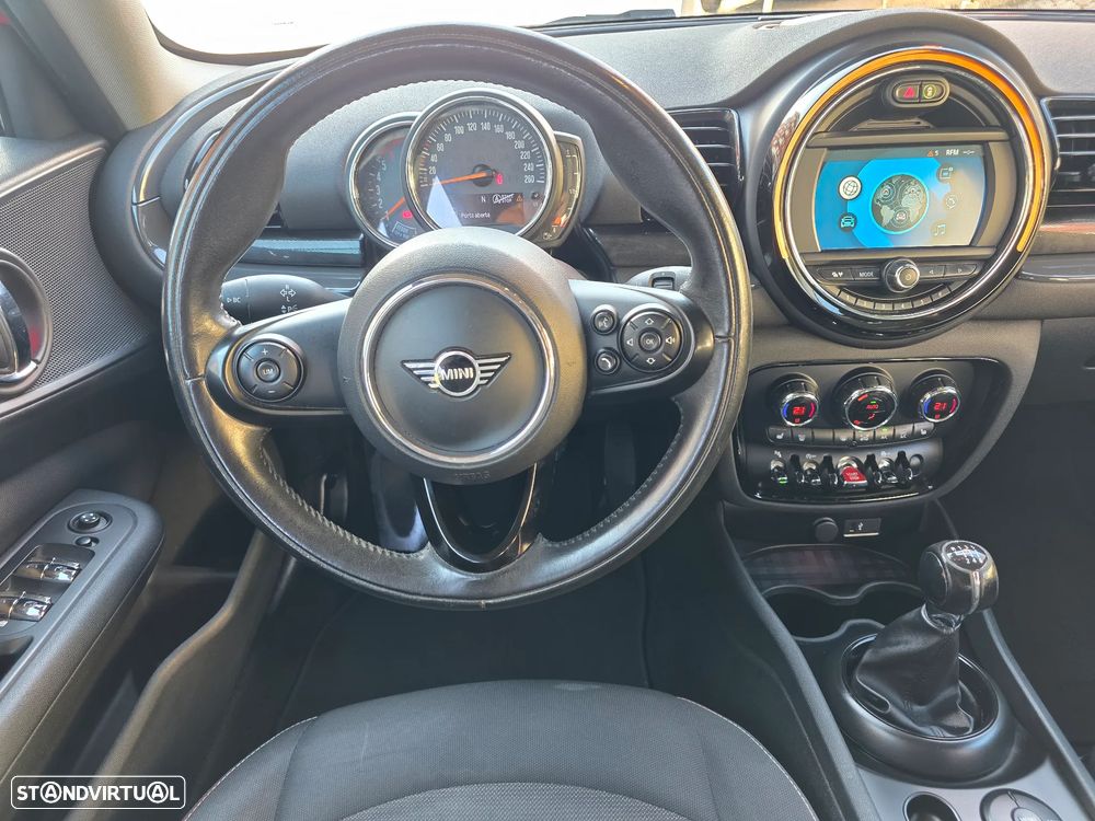 MINI Clubman One D Blackyard - 11