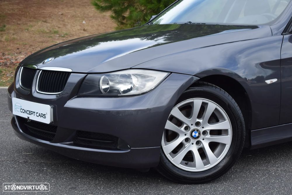 BMW 318 d Exclusive - 12