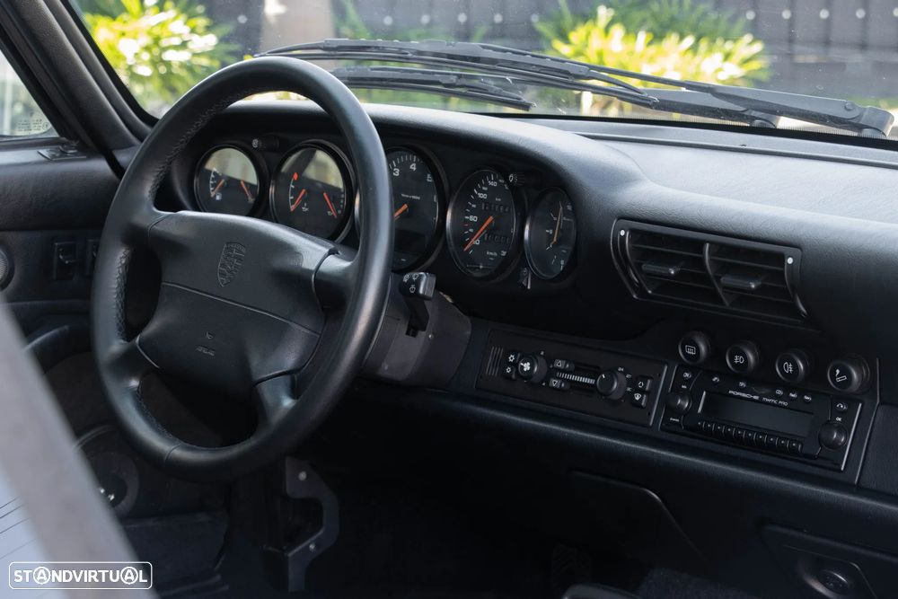 Porsche 911 (993) - 25