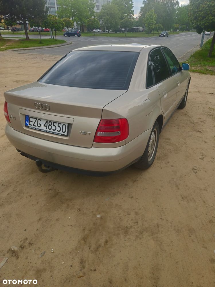 Audi A4 Limousine - 3