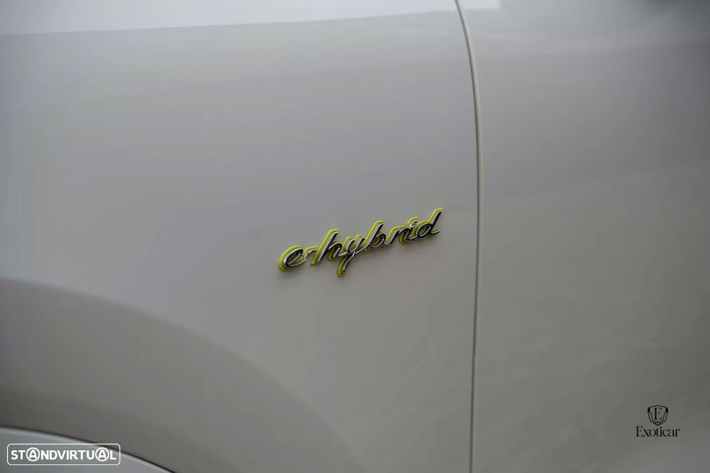 Porsche Cayenne Coupé Turbo S E-Hybrid - 12