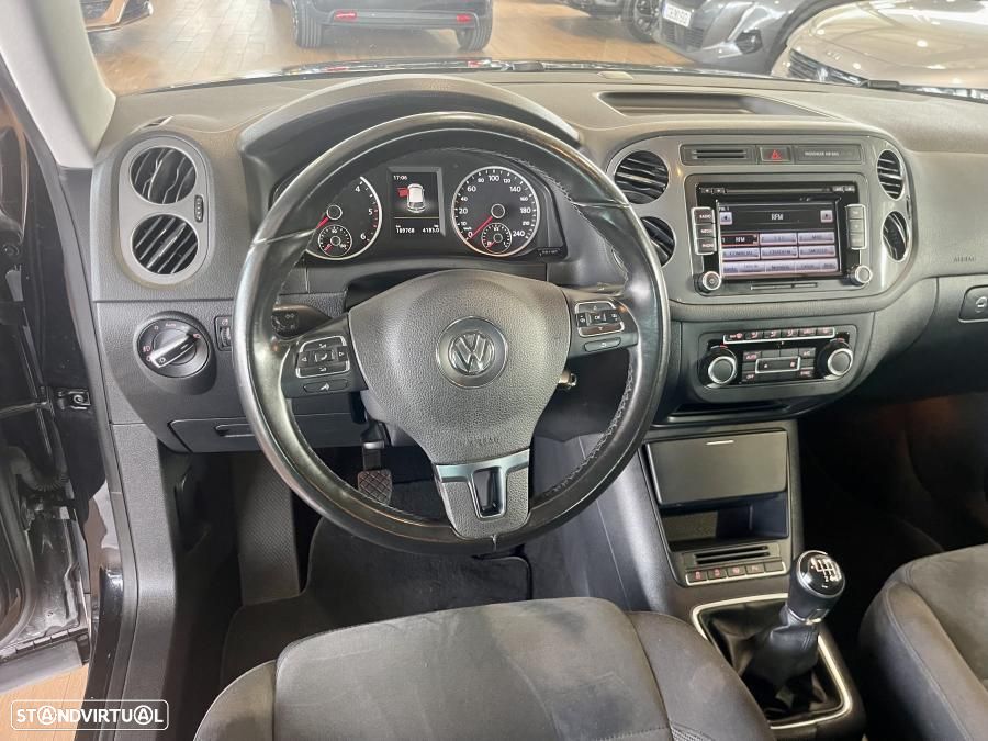 VW Tiguan 2.0 TDi Sport BlueMotion - 11