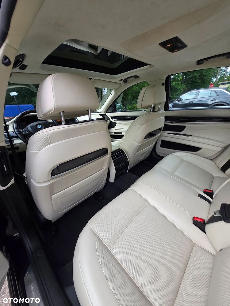 BMW Seria 7 740d xDrive - 15
