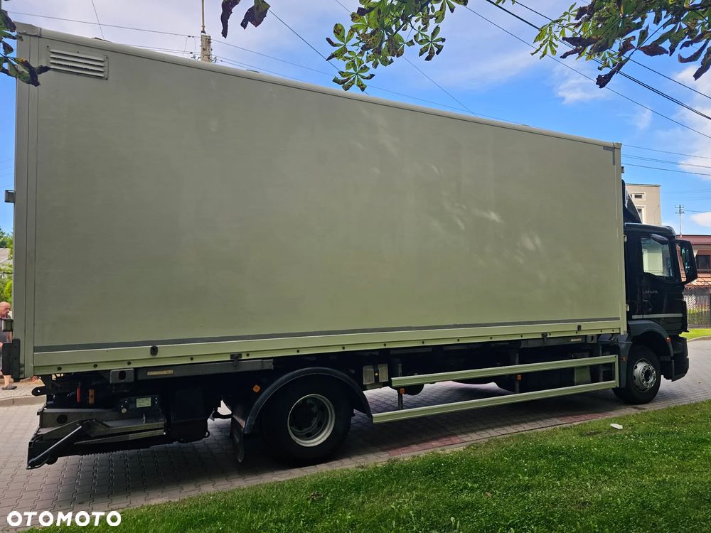 MAN TGM 15.290 z 2021 zabudowa BDF plus winda - 15