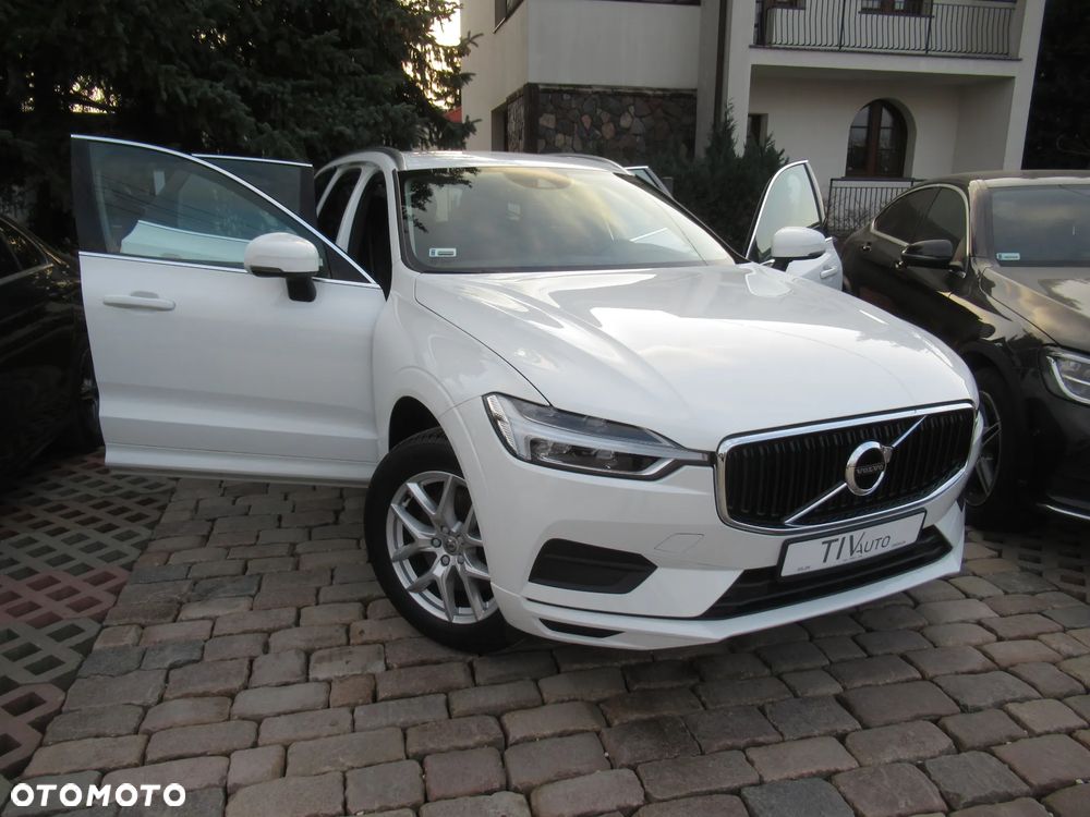 Volvo XC 60 T4 Momentum Pro - 40