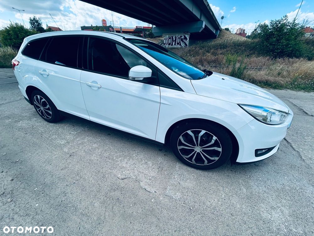Ford Focus 1.5 TDCi Red Edition - 3
