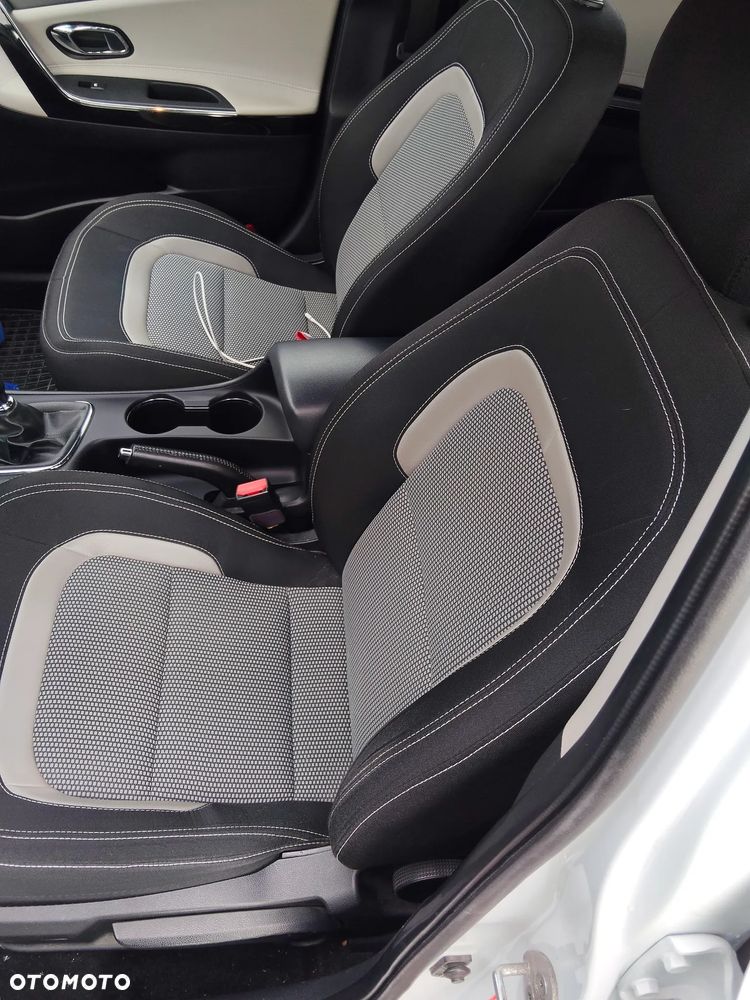 Kia Ceed 1.6 GDI Dream Team Edition - 8