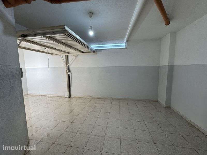 Garagem Box 20 m² c/ Quadro elétrico | Charneca de Caparica - Grande imagem: 2/8