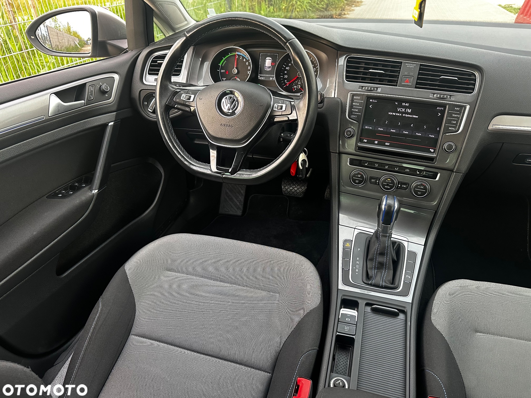 Volkswagen Golf - 20