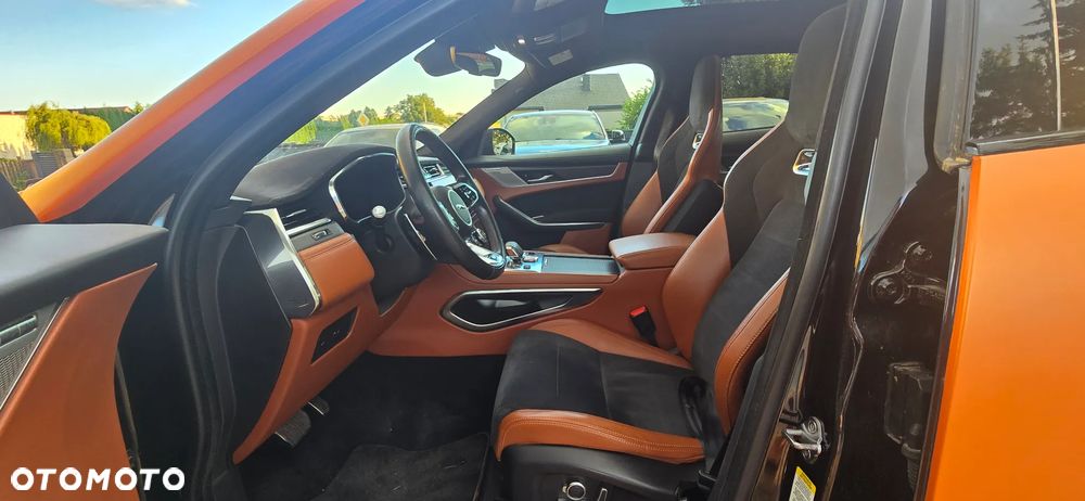 Jaguar F-Pace AWD SVR - 14