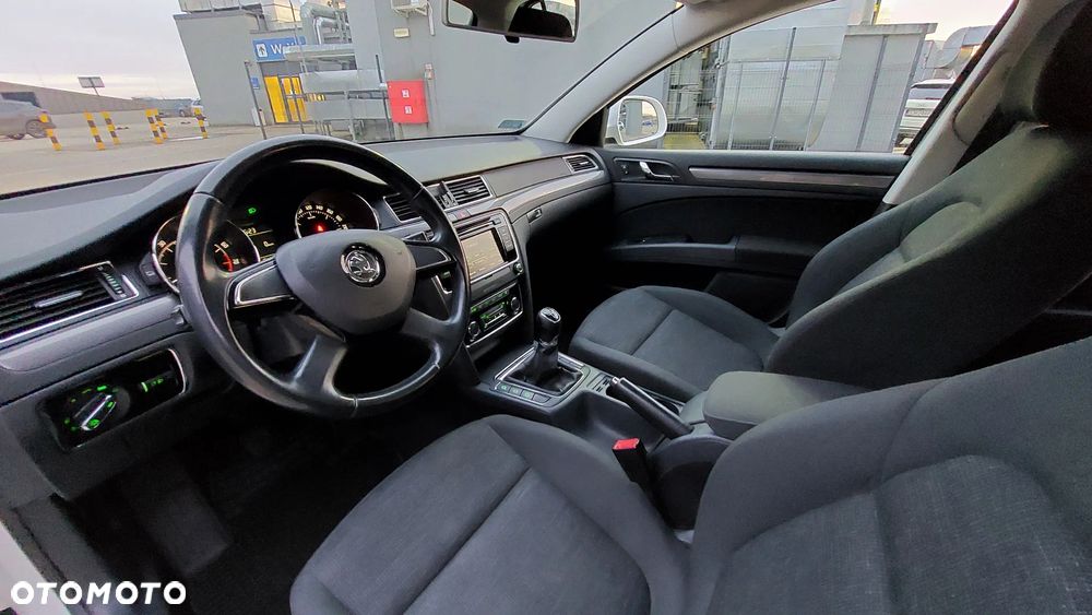 Skoda Superb 1.4 TSI ACTive - 11
