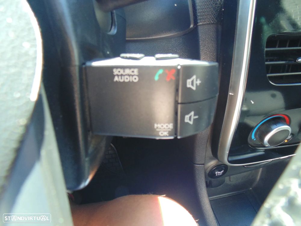 Renault Clio 0.9 TCe Limited - 33