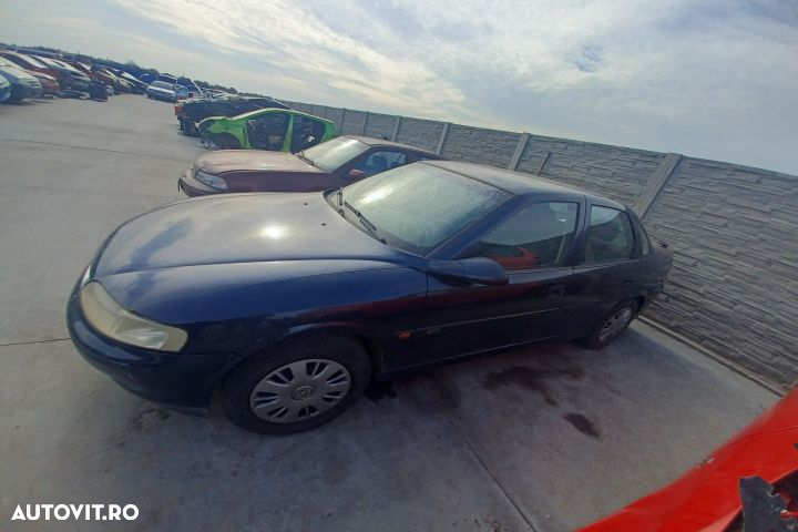 Amplificator audio Opel Vectra B [facelift] [1999 - 2002] Sedan 4-usi - 8