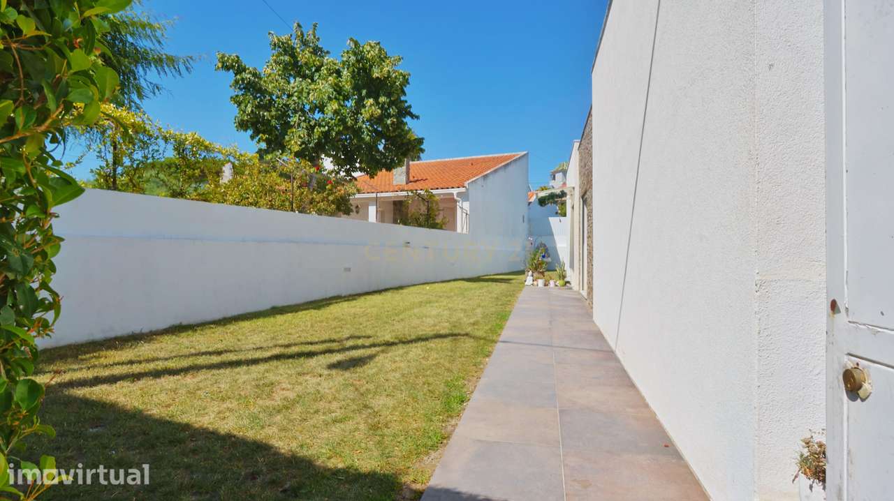 Moradia Banda Térrea T4 com Piscina | Charneca da Caparica | Almada - Grande imagem: 5/45