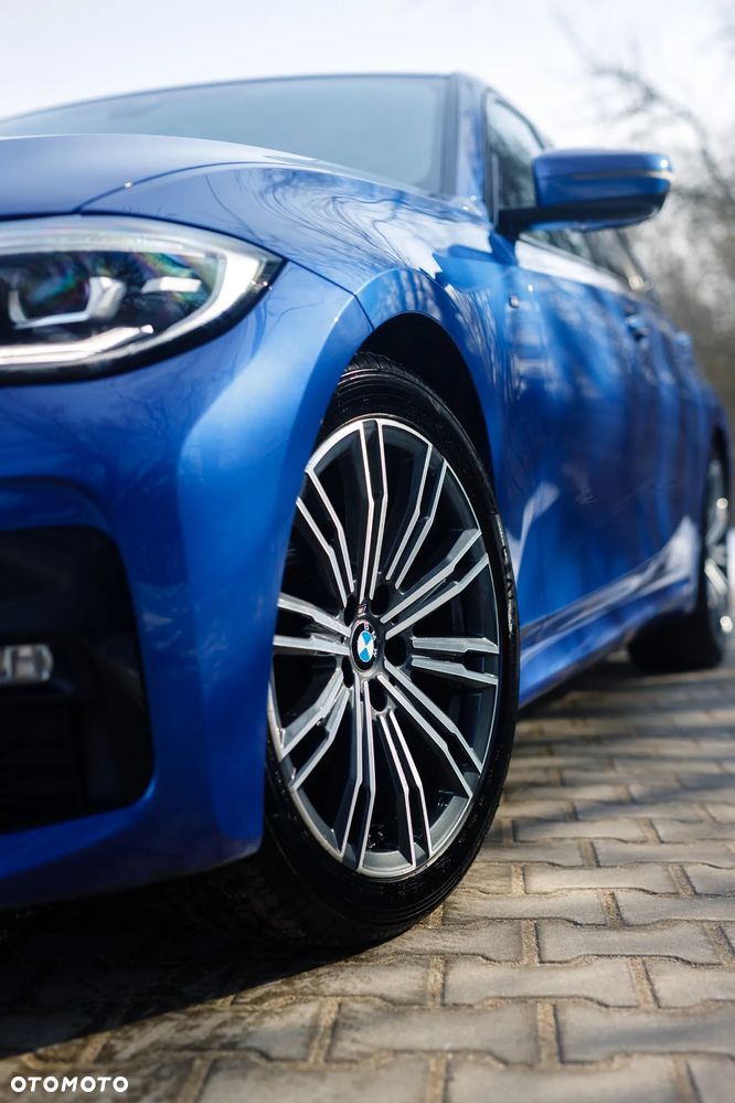 BMW Seria 3 318d M Sport Shadow - 6