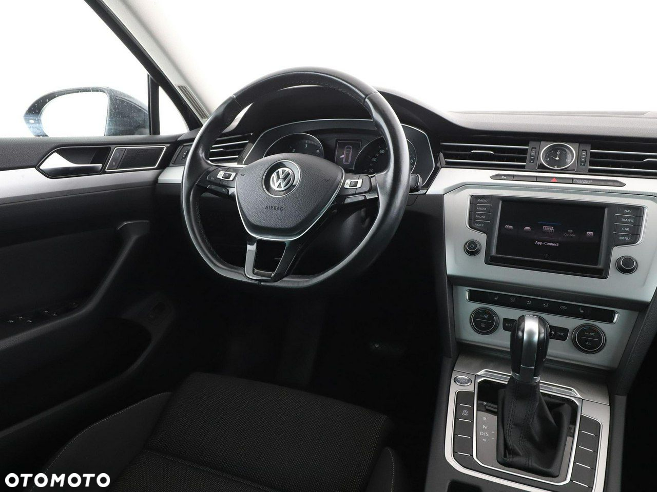 Volkswagen Passat - 16