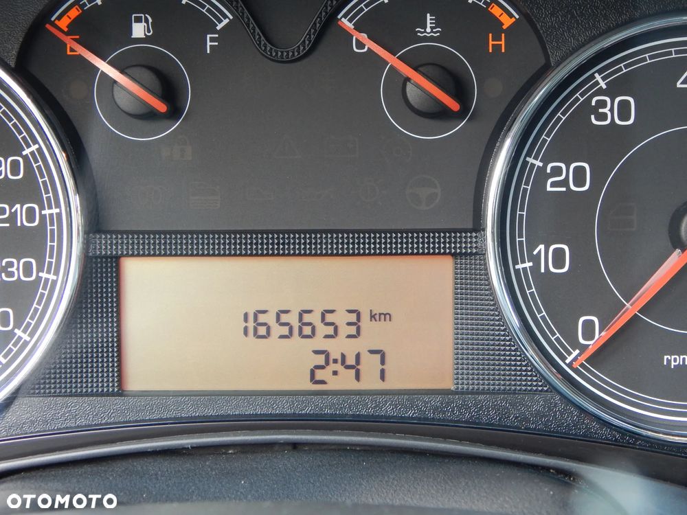 Fiat Croma 2.2 16V Dynamic - 21