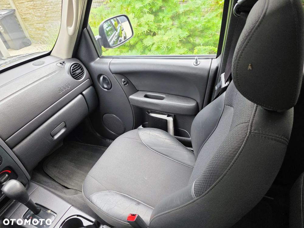 Jeep Cherokee 2.8 CRD Renegade - 31