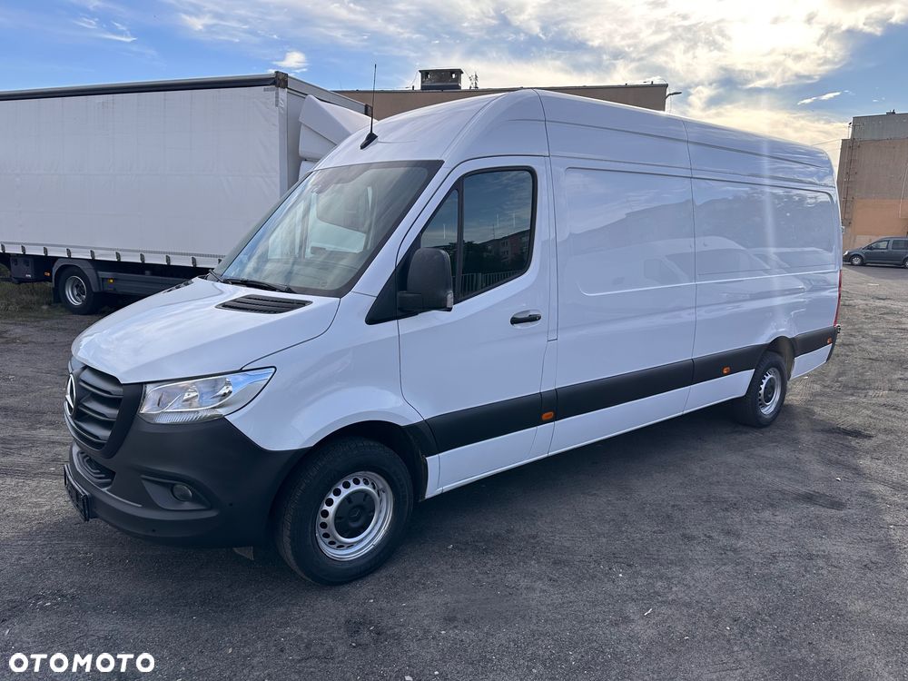 Mercedes-Benz Sprinter 317 - 19