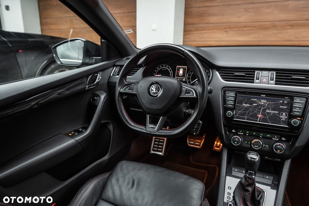 Skoda Octavia 2.0 TDI DSG RS - 16